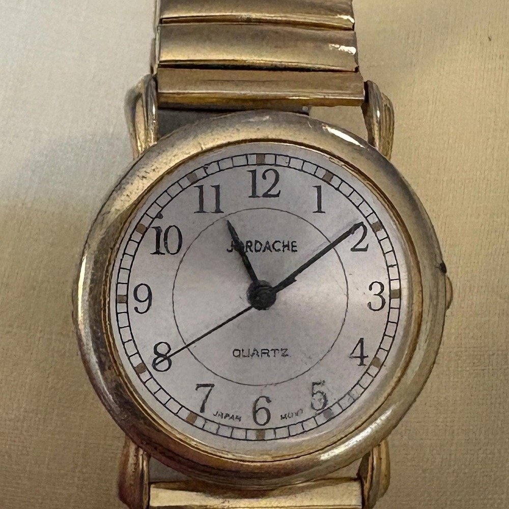 Jordache Quartz Watch Gold Tone Stretch Band Japan Movt Running